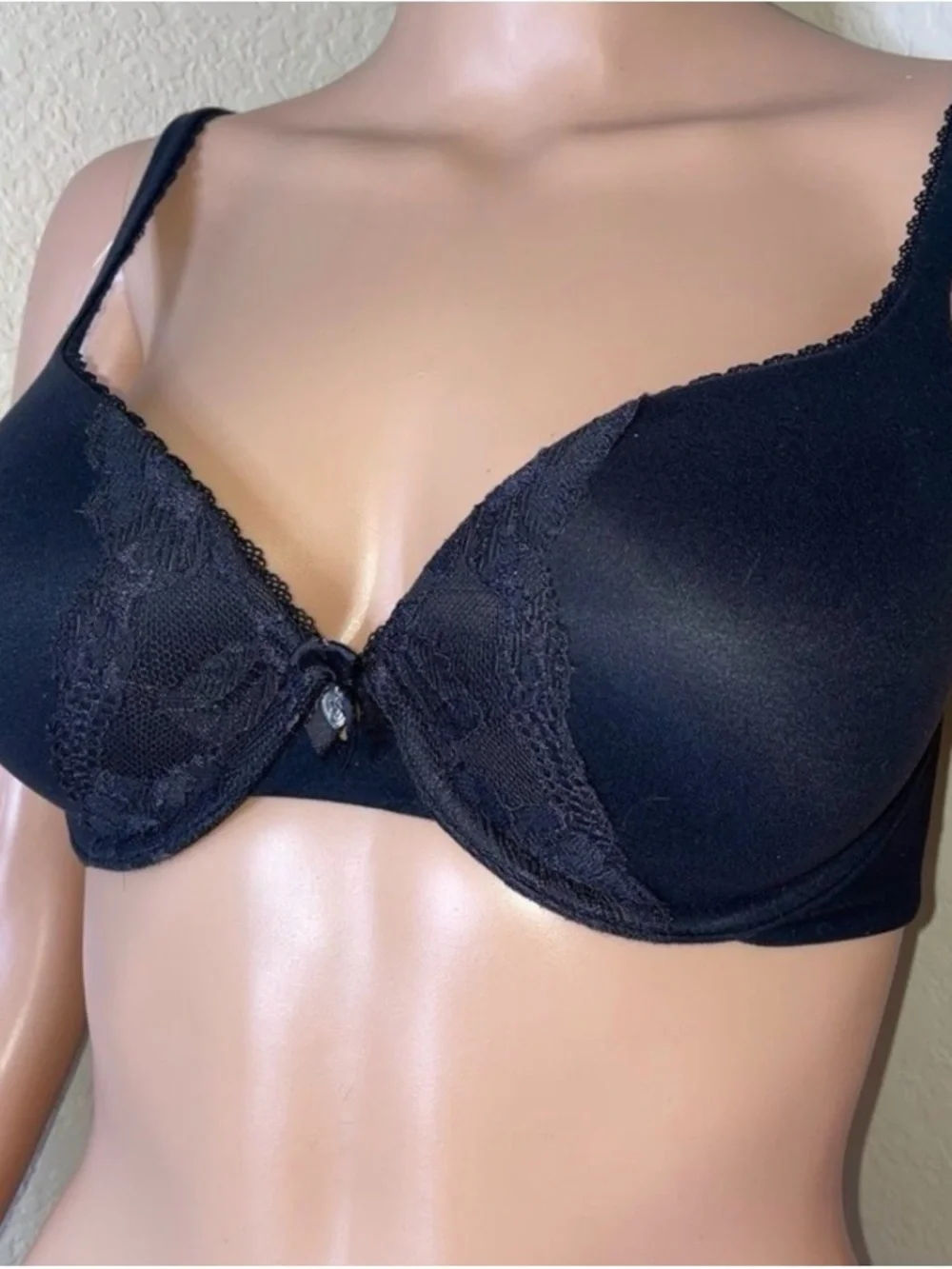 Victoria's Secret black lace push up padded bra Black Lace-Trim Underwire 32D